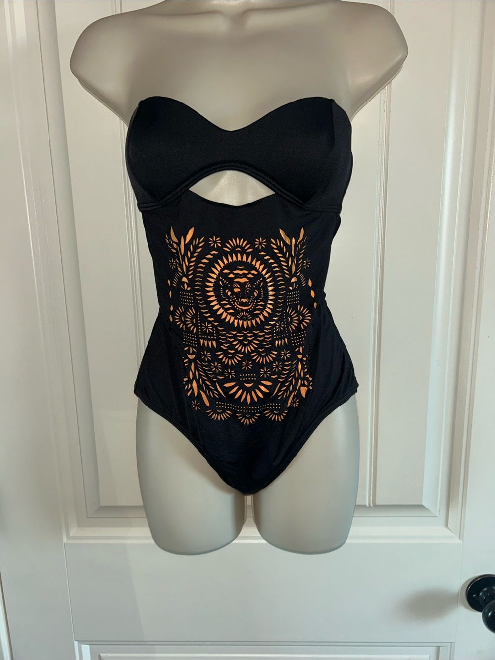 NWT Insight Strapless Black One-Piece Swimsuit Claws Out Sz 6